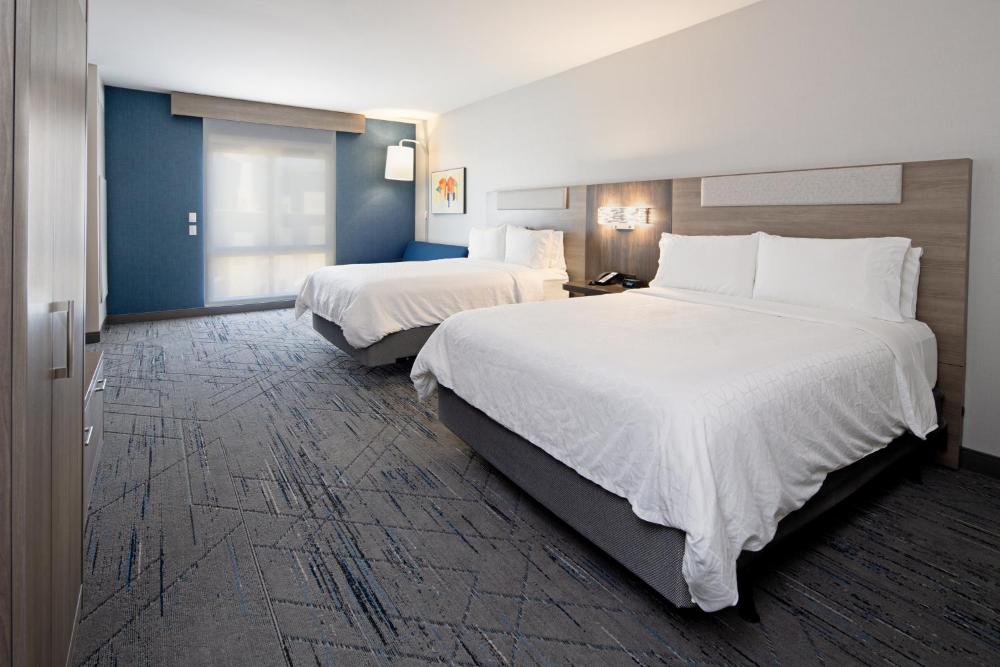 Suite with Two Queen Beds interior